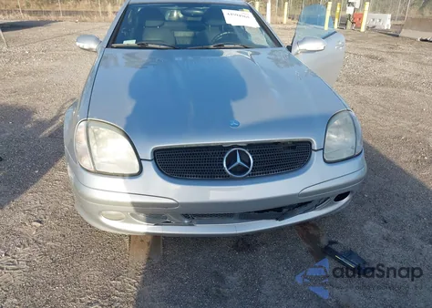 2001 Mercedes-Benz Slk 320 z USA, uszkodzony, nr VIN WDBKK65F71F210921